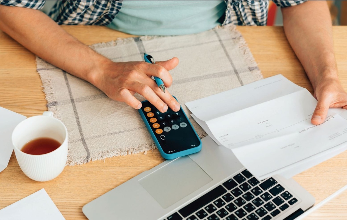 How a Tiny Pocket Notebook Can Change Your Life In a Big Way