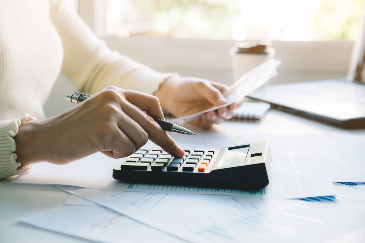 Year-End Contribution Deadlines and Tips to Maximize Your Savings