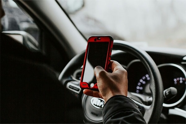 April is Distracted Driving Awareness Month in Lebanon | A Safety Message from Don Scott Insurance