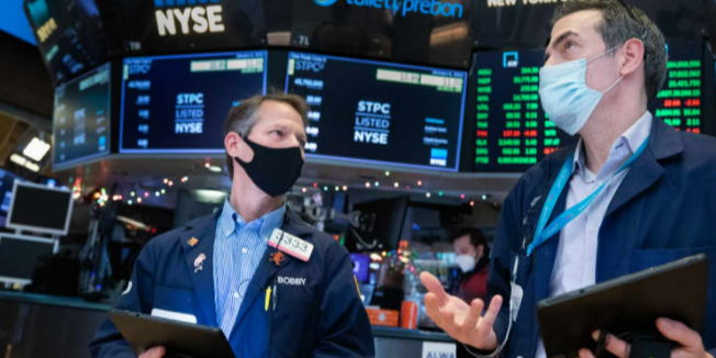Despite Omicron concerns, stocks end year mostly positive, with strong holiday sales figures