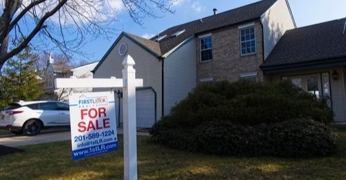 US home prices fell in January for seventh straight month