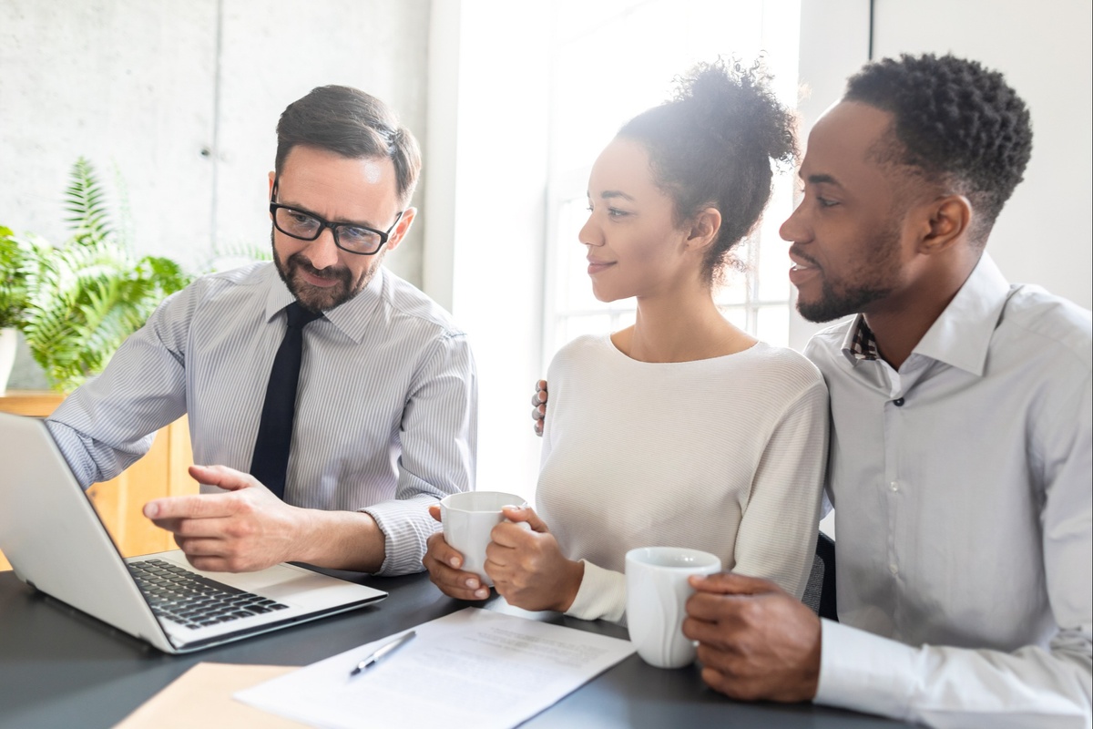 Everything You Need to Know When Asking Yourself “Do I Need a Financial Advisor?”