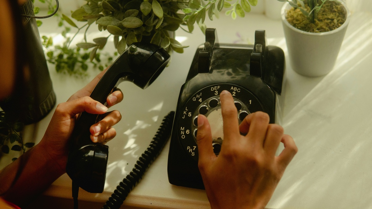4 Ways to Identify a Fake IRS Call