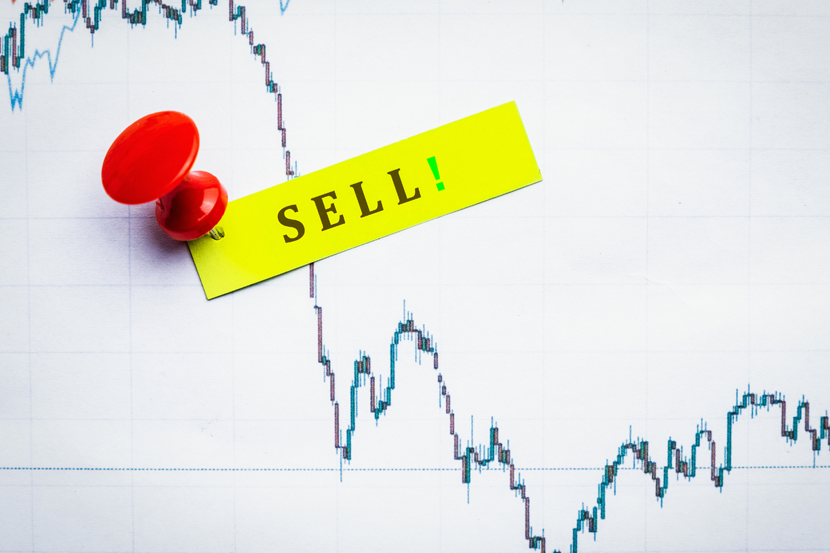 Year-End Stock Sales: How to Avoid a Big Tax Bill