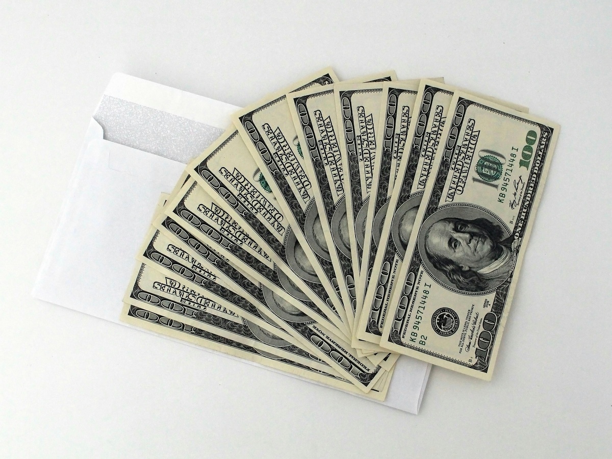 Should You Stick to Cash in Times of Market Uncertainty?