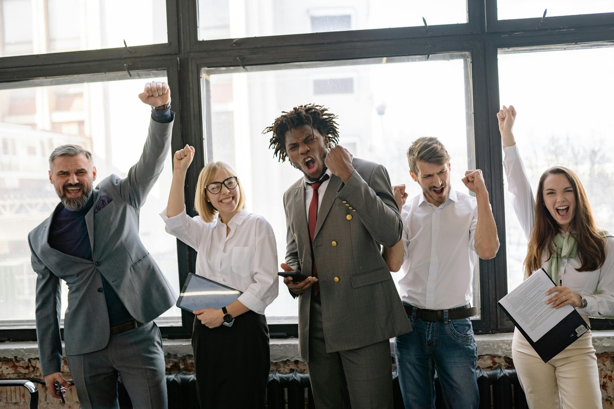 Happy Employees Don’t Quit: Smart Strategies for Retention, Engagement, and Wellbeing in Canadian Wo