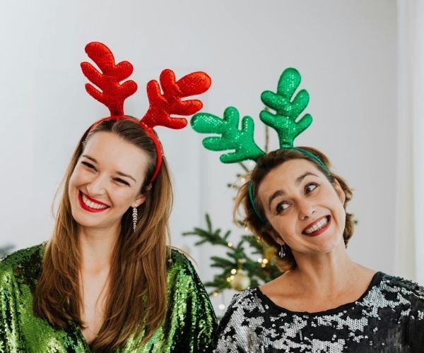 How to Navigate Sibling Money Dynamics During the Holidays