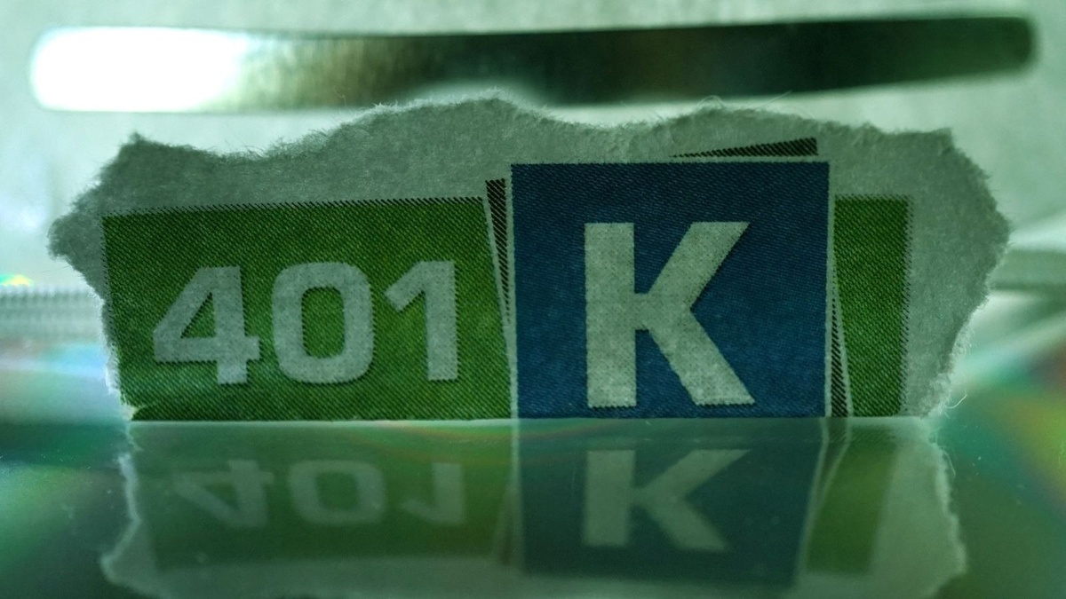 Consolidate Old 401(k) Accounts for a More Efficient Investment Strategy