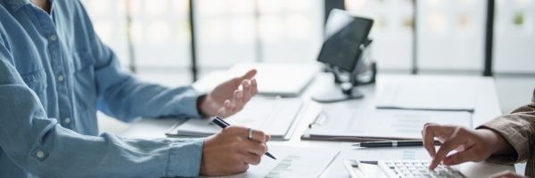 10 Questions To Ask Before Hiring a Financial Advisor in Iowa