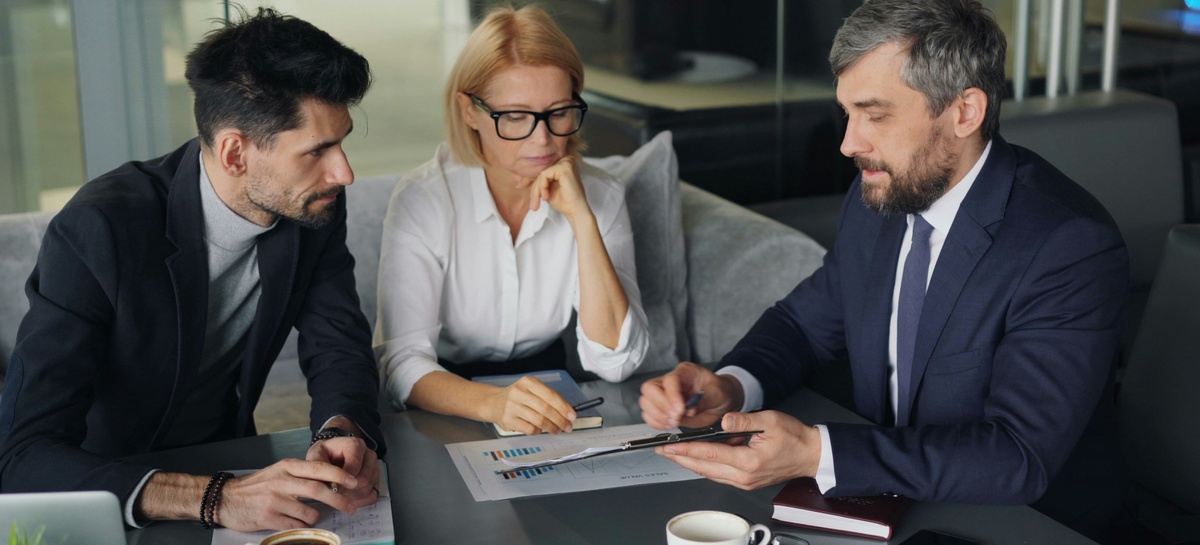 When Is It Actually Worth Paying For A Financial Advisor?