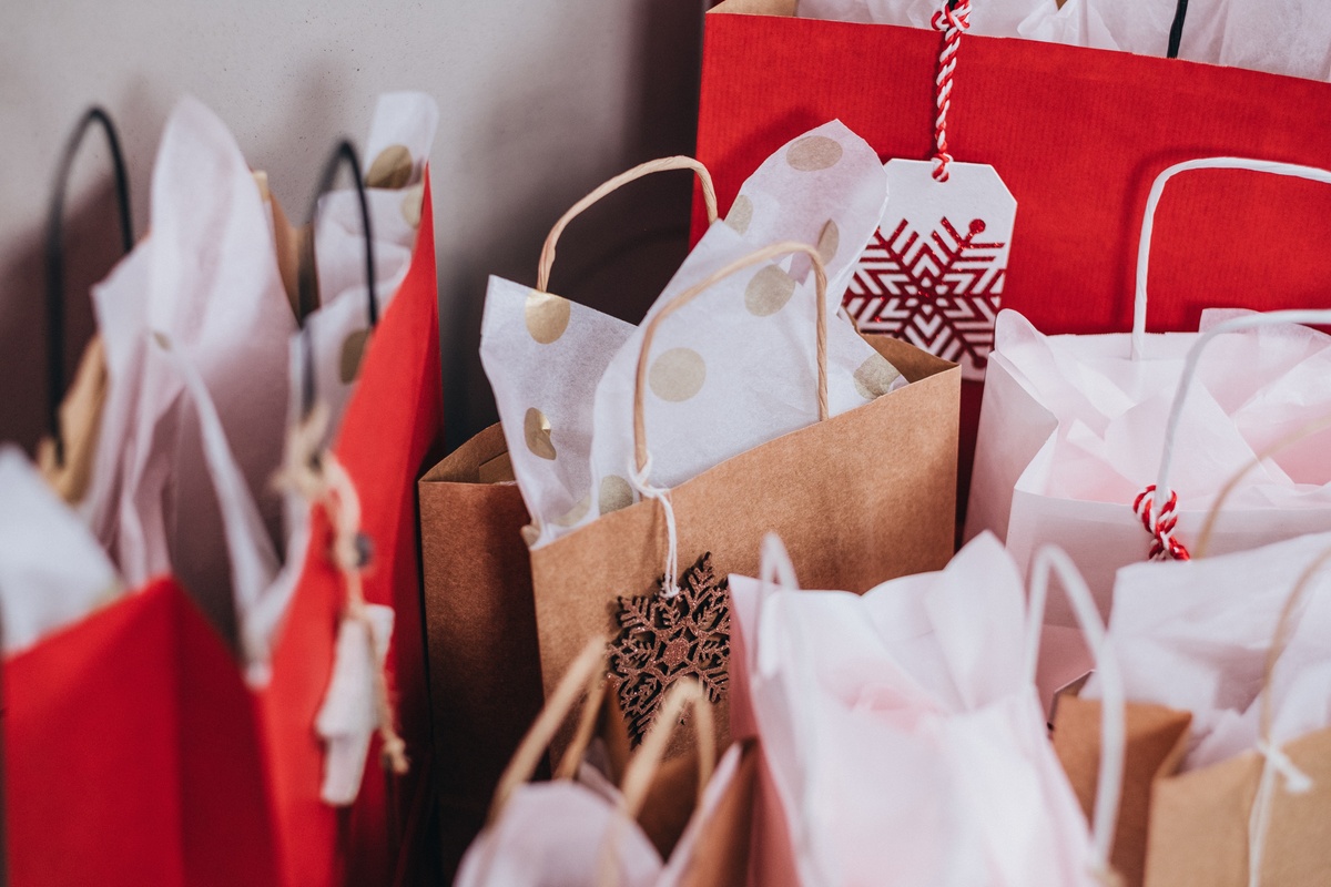Helpful Tips While Holiday Shopping