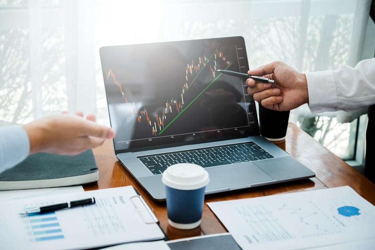 Navigating Market Volatility: An Investment Outlook for Q2 2026