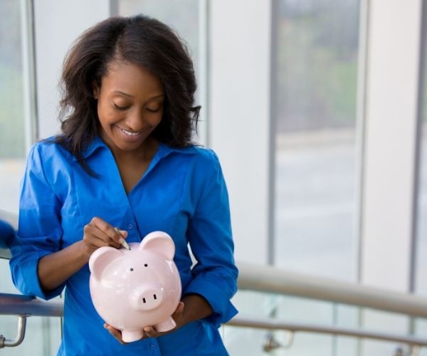 The Sandwich Generation’s Emergency Fund: Why Women Need More Cushion