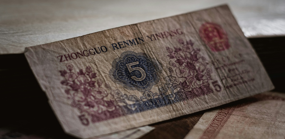 Is the Dollar’s Reign as the Global Reserve Currency at Risk?