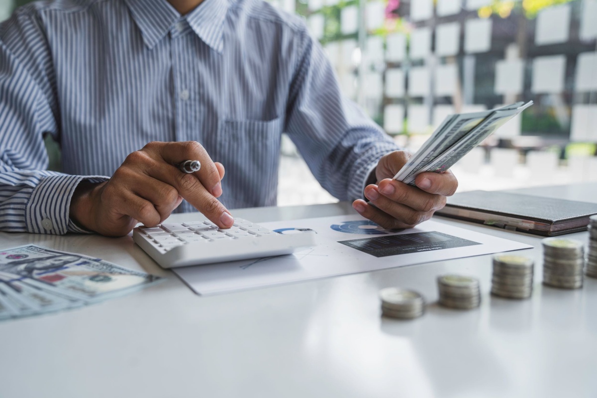 How Much Does a Financial Advisor Cost?