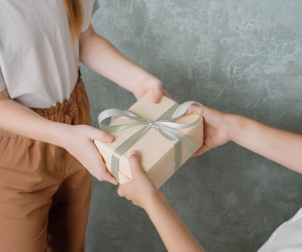 The Gift of Peace of Mind: Helping the People You Care About Get Financially Organized