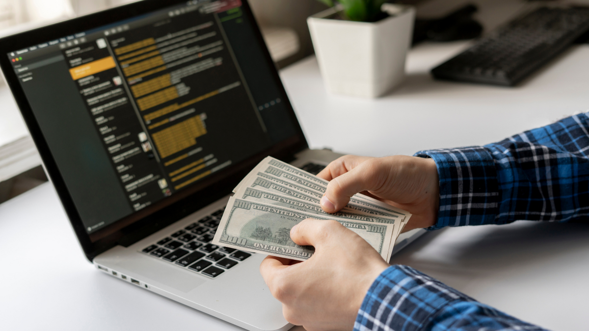 What You Need to Know About Being an Entrepreneur or Starting a Side Hustle