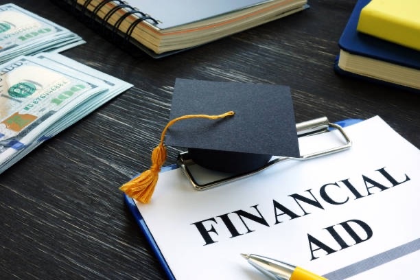 FAFSA Made Simple: A Guide For Students and Families