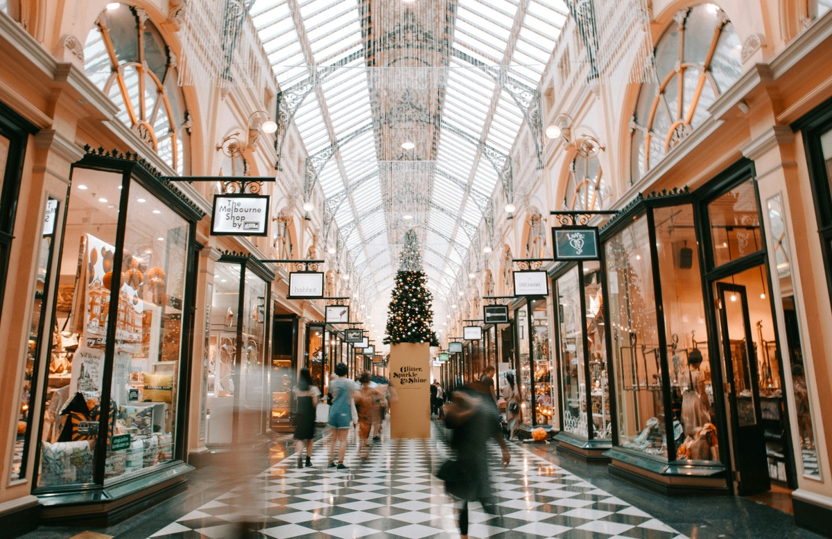 How to Maximize Your Holiday Bonus