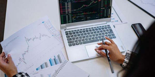 Economic Cycles and Their Impact on Long-Term Investment Strategy