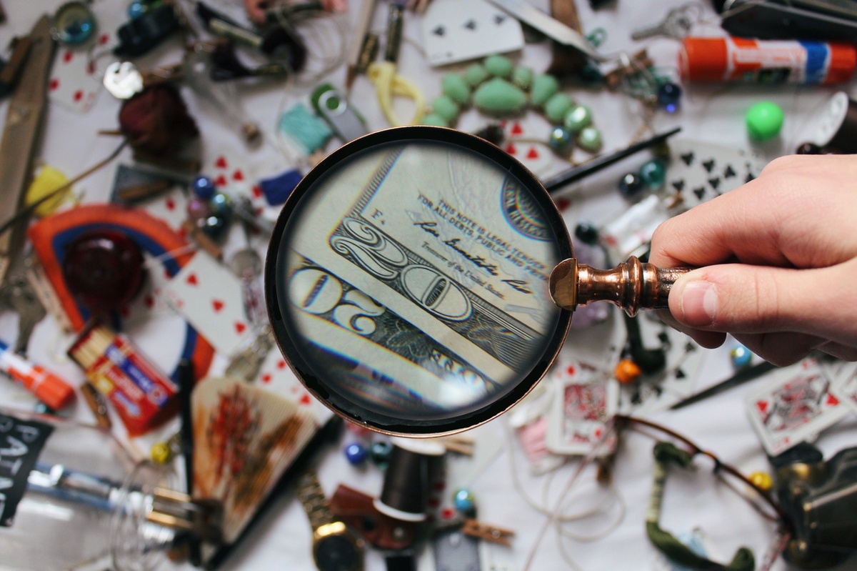 Magnifying the Present
