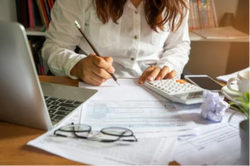 Maternity Leave and Financial Wisdom: A Journey of Lessons Learned