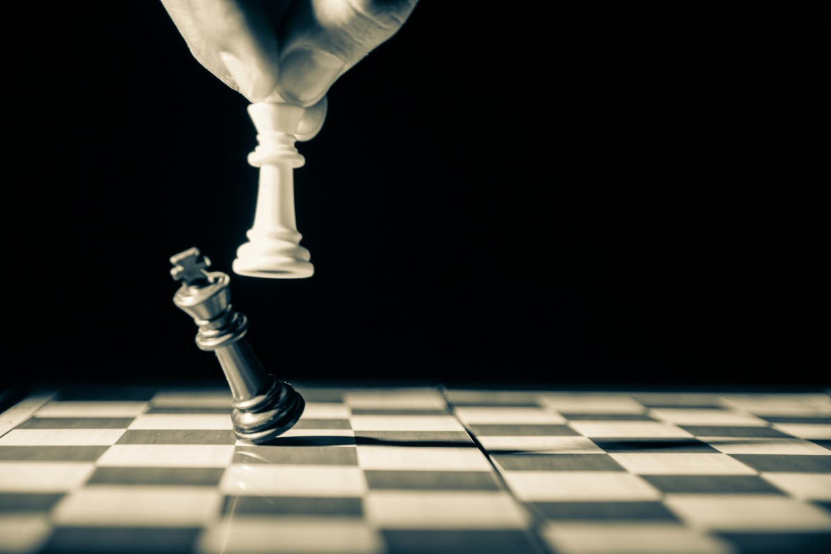 Managing Sequence Risk: Protecting Retirement Income During Early Market Downturns