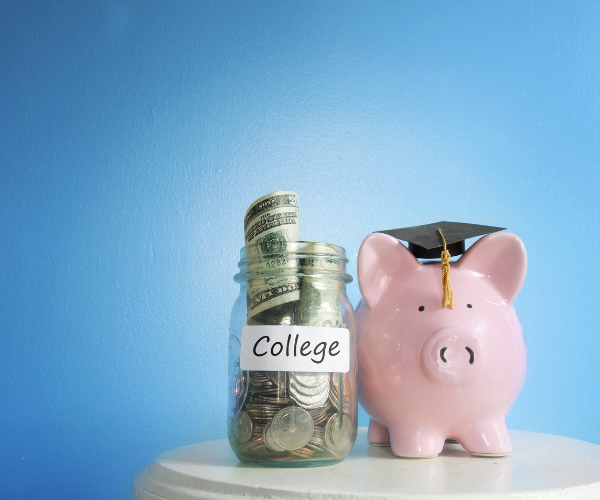 Financially Preparing for College Without Sacrificing Your Retirement Fund