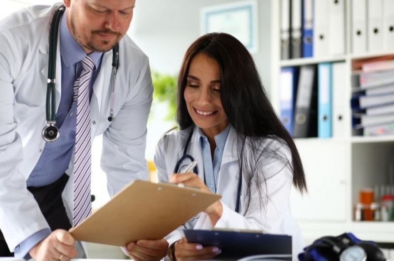 How We Helped a Physician Couple Organize Their Finances and Discover Financial Serenity