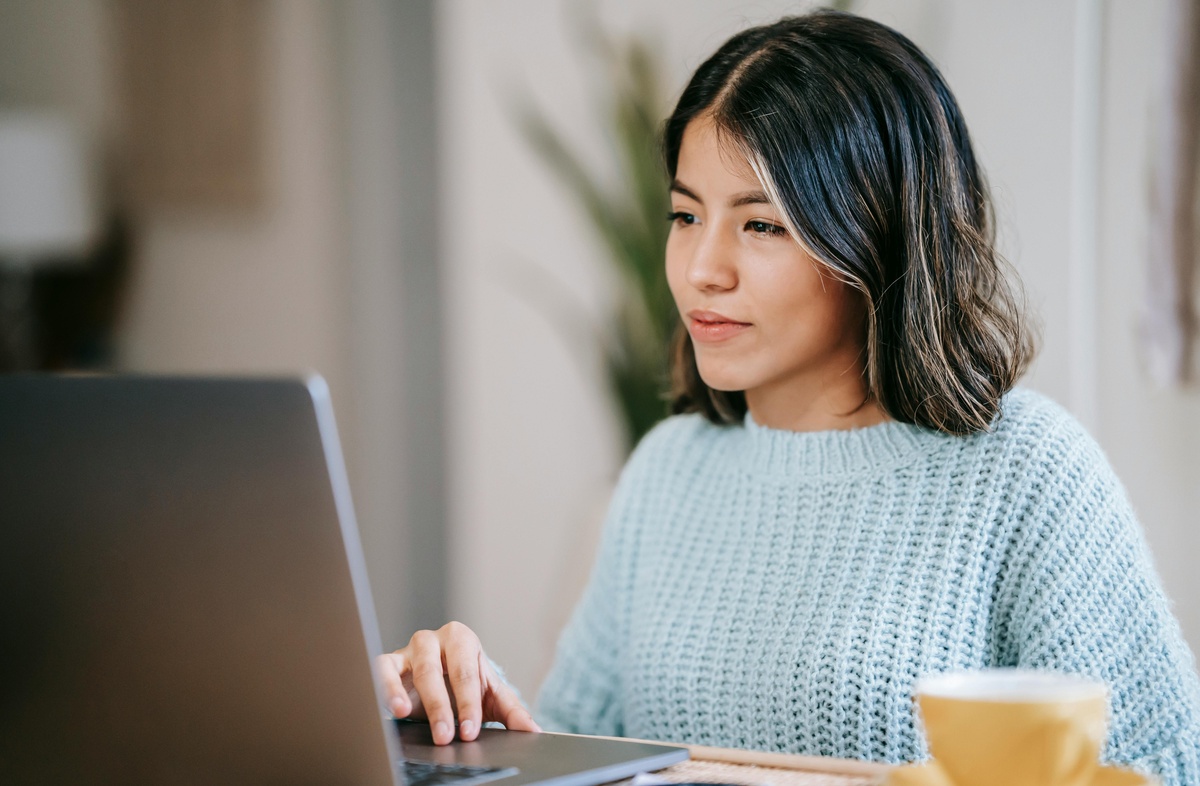 Navigating Retirement: Solo 401(k) vs. SEP IRA for the Self-Employed