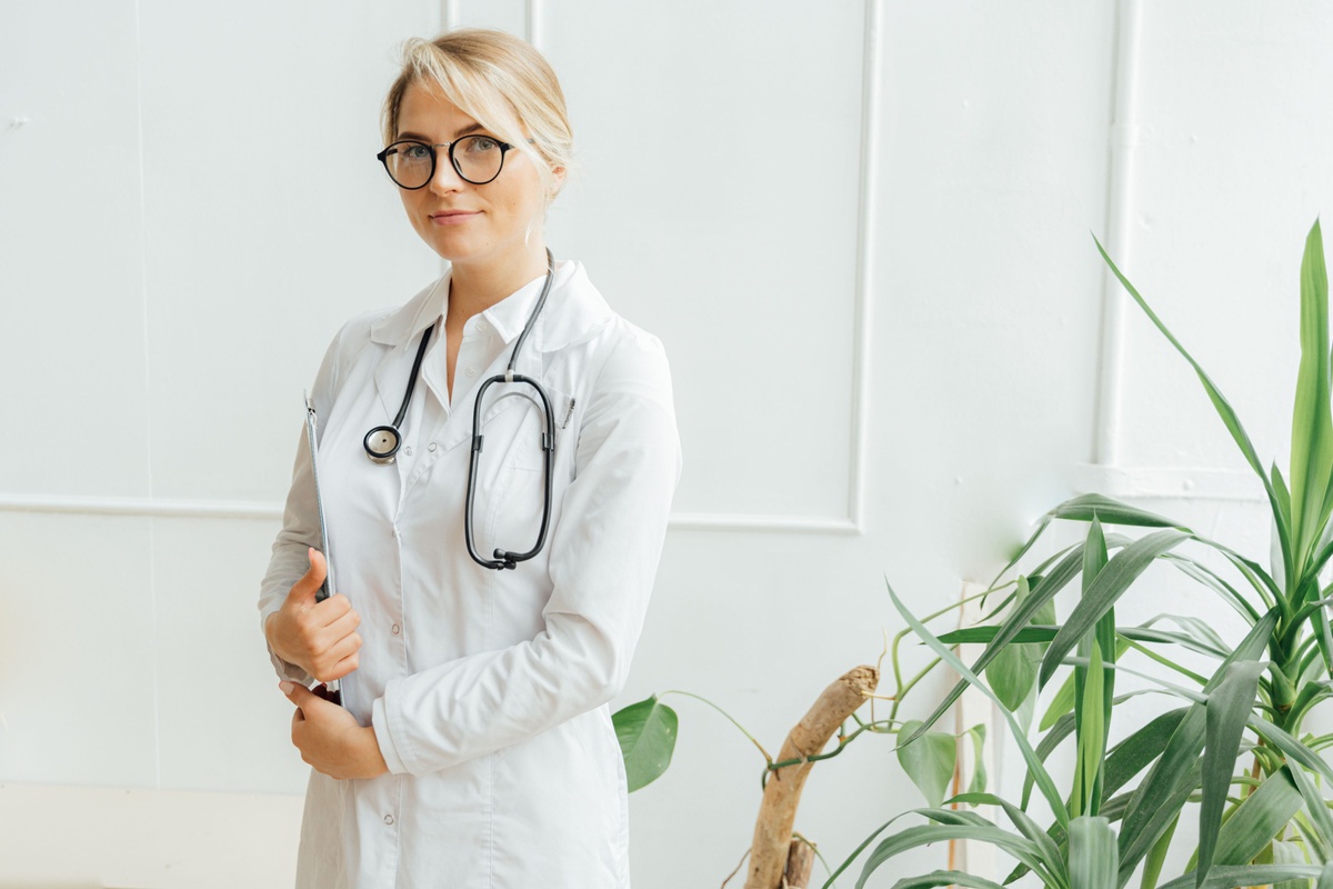 Physician Financial Planning: Building Financial Confidence Throughout Your Medical Career
