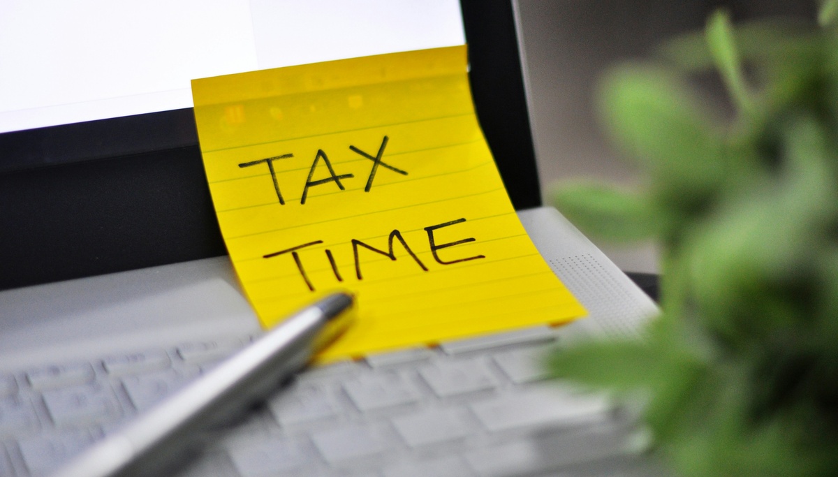 Ten Money Moves to Make Before the 2025 Tax Filing Deadline