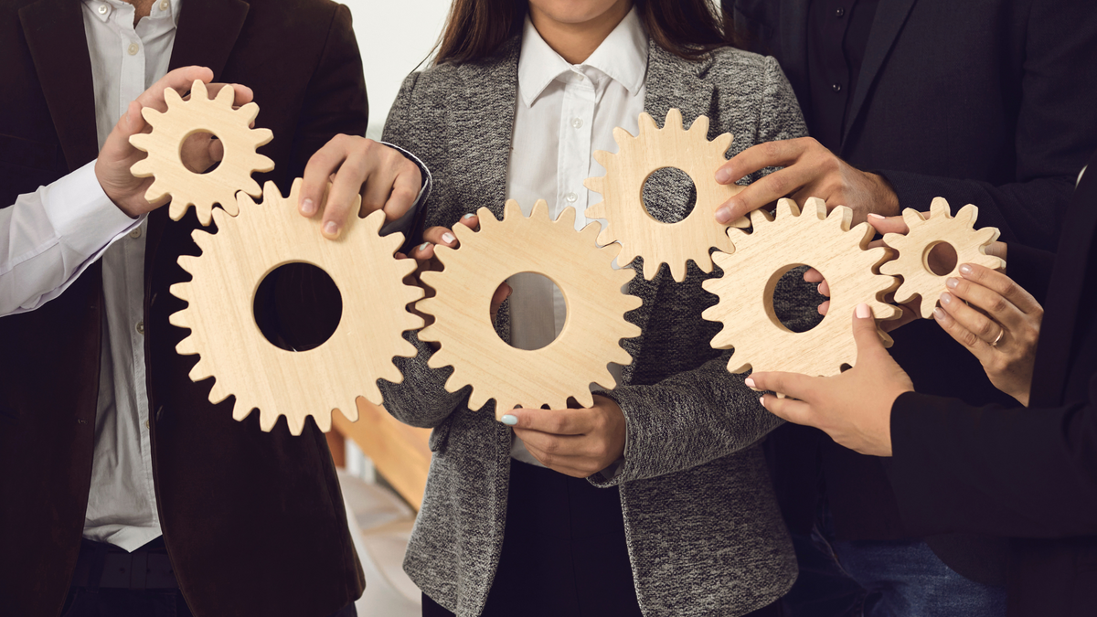 Maximizing Financial Health: The Synergy of Financial Advisors and Tax Professionals