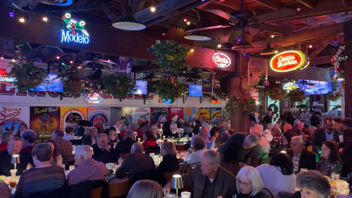 Celebrating the Season Together at Superior Grill 🎄