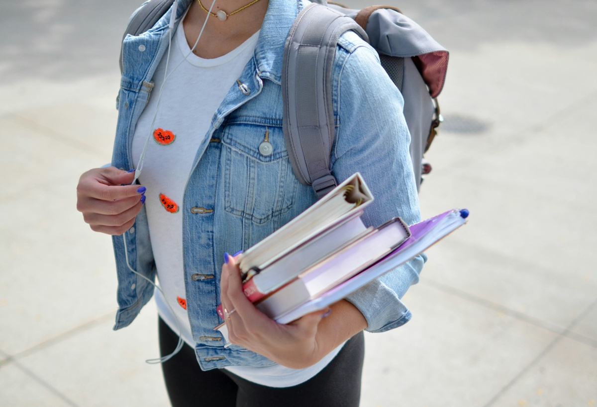 College Funding: Navigating Student Loans with Confidence