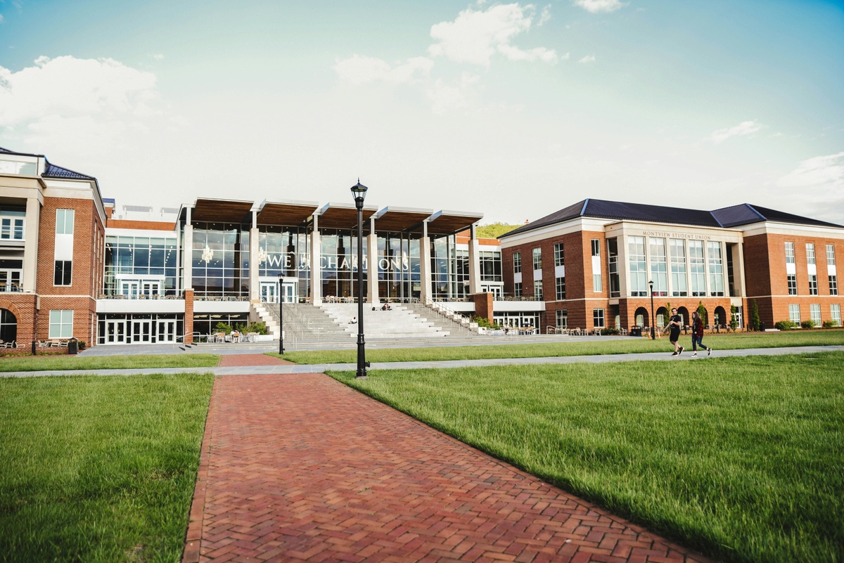 College Planning Timeline: What Families Should Be Doing Each Year of High School