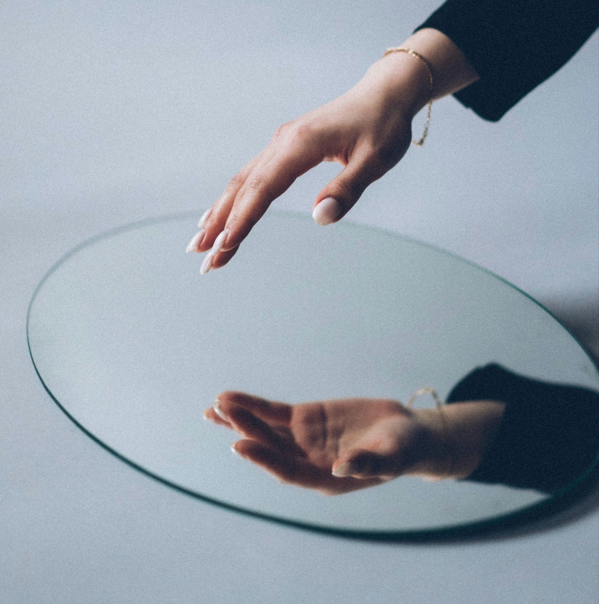 Identity Theft Protection: Warning Signs & Steps