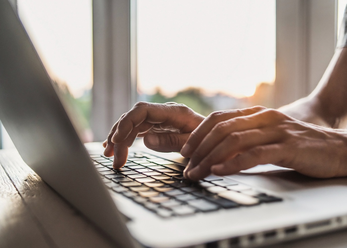 SCAMMERS ARE GETTING SMARTER IN 2022: 5 WAYS TO SPOT THEM ONLINE, OVER THE PHONE AND IN PERSON