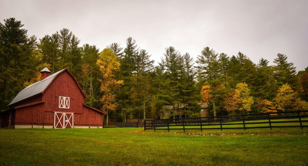 What are the benefits of putting your farm land in a trust?