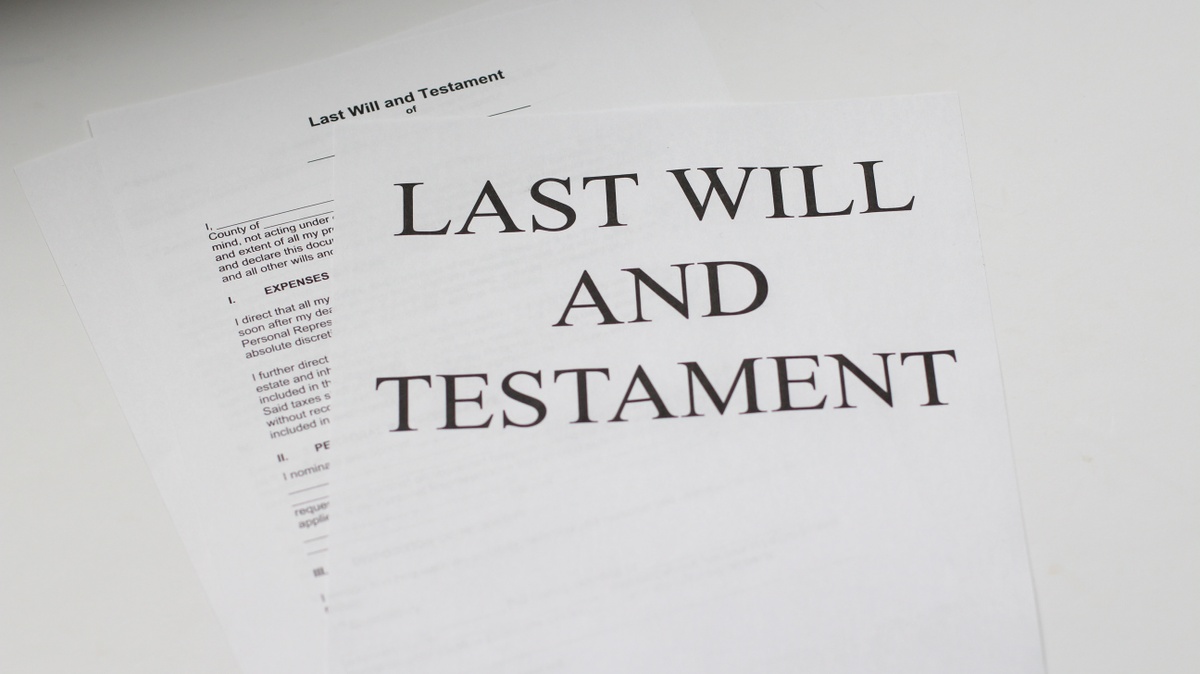 Why You Should Not Write Your Own Will