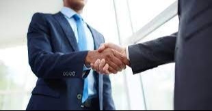 Pros and Cons of Being a Broker as a Life Insurance Agent