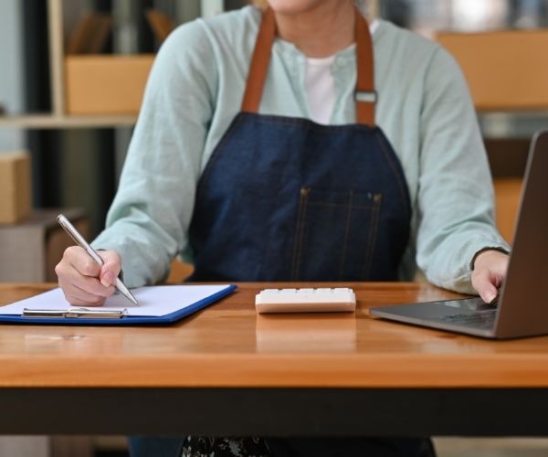 How to Go About Selling a Business: Insights from Broker Tatiana DeMoraes