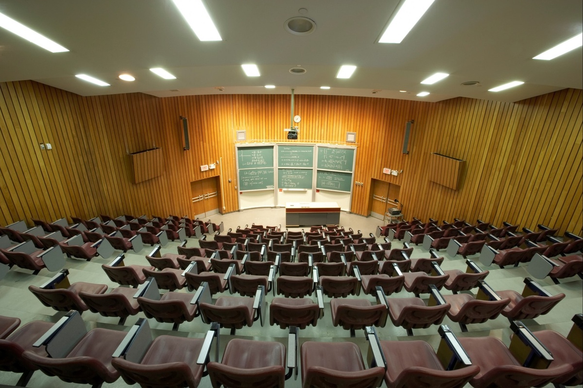 6 Ways to Avoid College Pitfalls