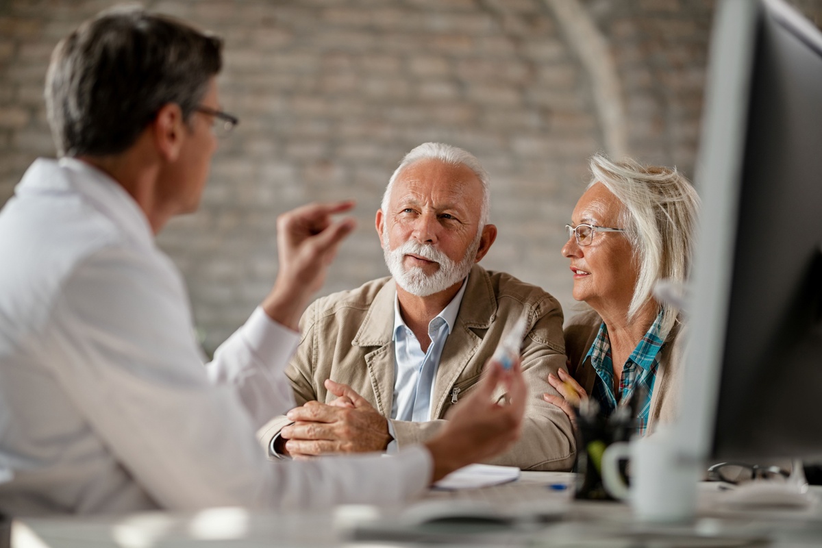 7 Considerations When Choosing a Financial Advisor: What Many People Overlook