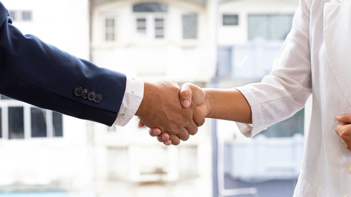 5 Ways a Financial Professional Could Be a Small-Business Owner's Best Friend