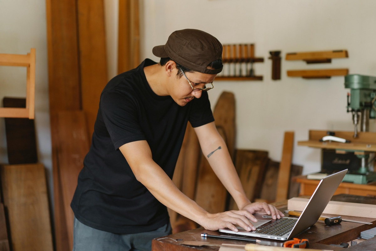 Why pay for a financial plan when there are free online tools?