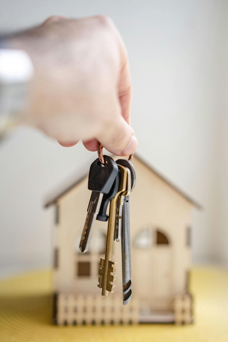 Should Parents Help their Adult Children Buy a House?