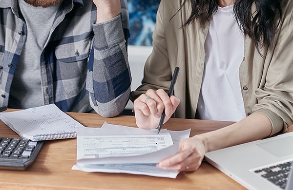 Finding Money to Pay College Bills Out of Pocket