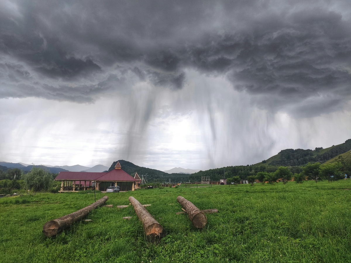 Staying Safe During a Tornado