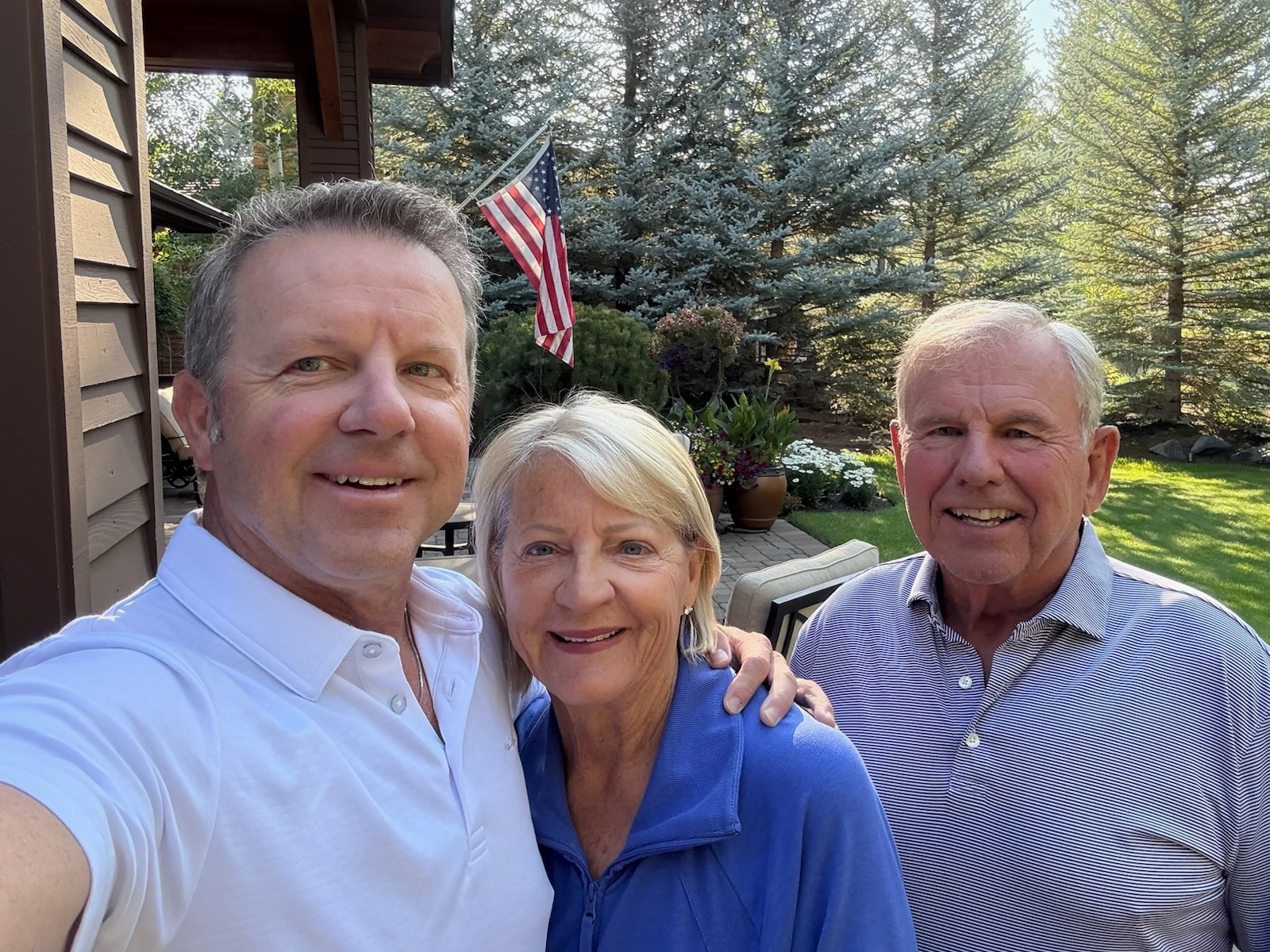 Lee with parents